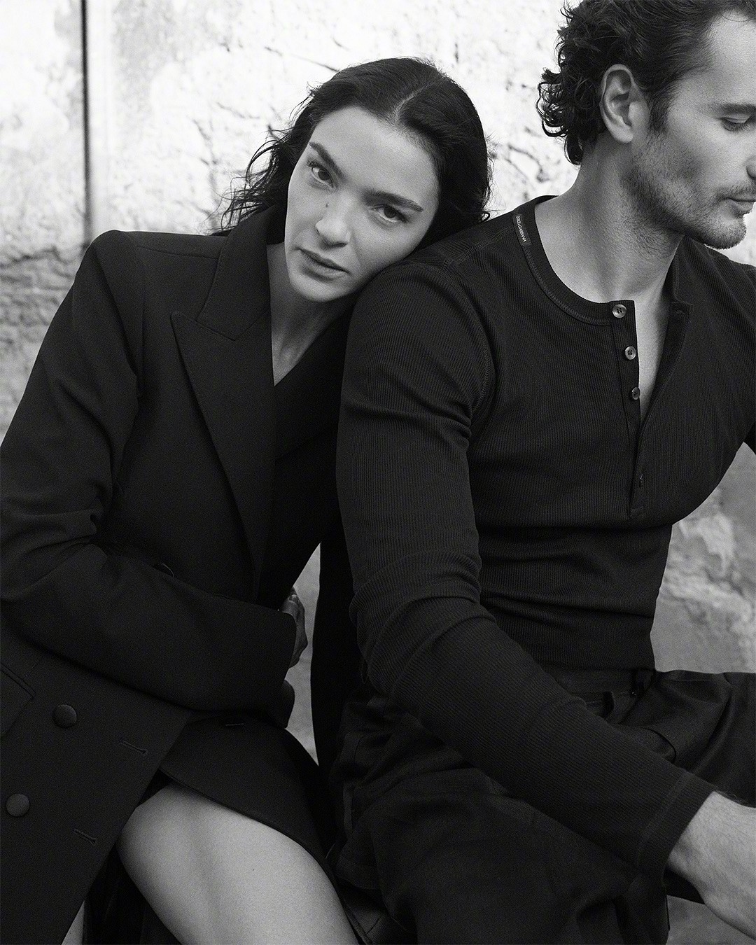 “蛇精”女士MariacarlaBoscono，妩媚迷人的西西里风情。摄影: