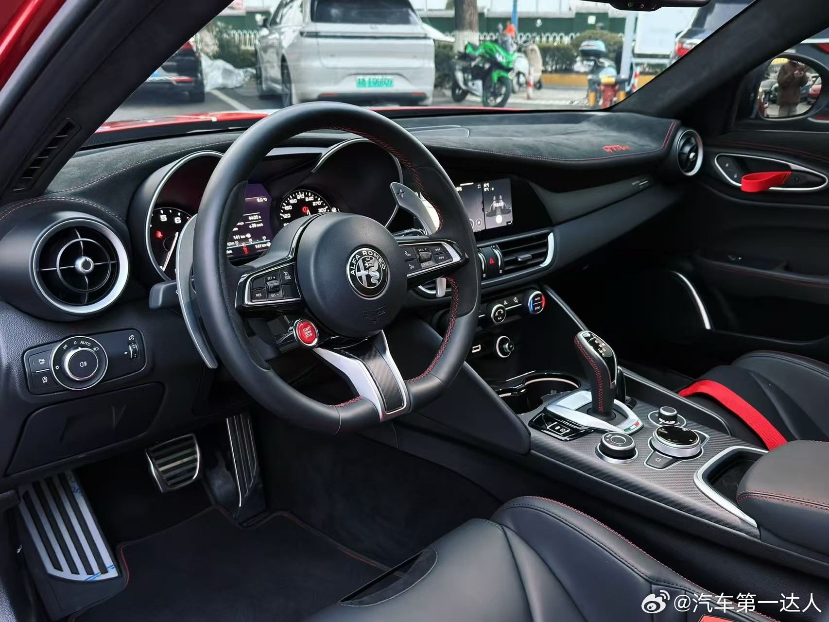 阿尔法罗密欧GTA-M、原厂拉花，原厂配色，23年上牌，六千公里，准新车状态，真