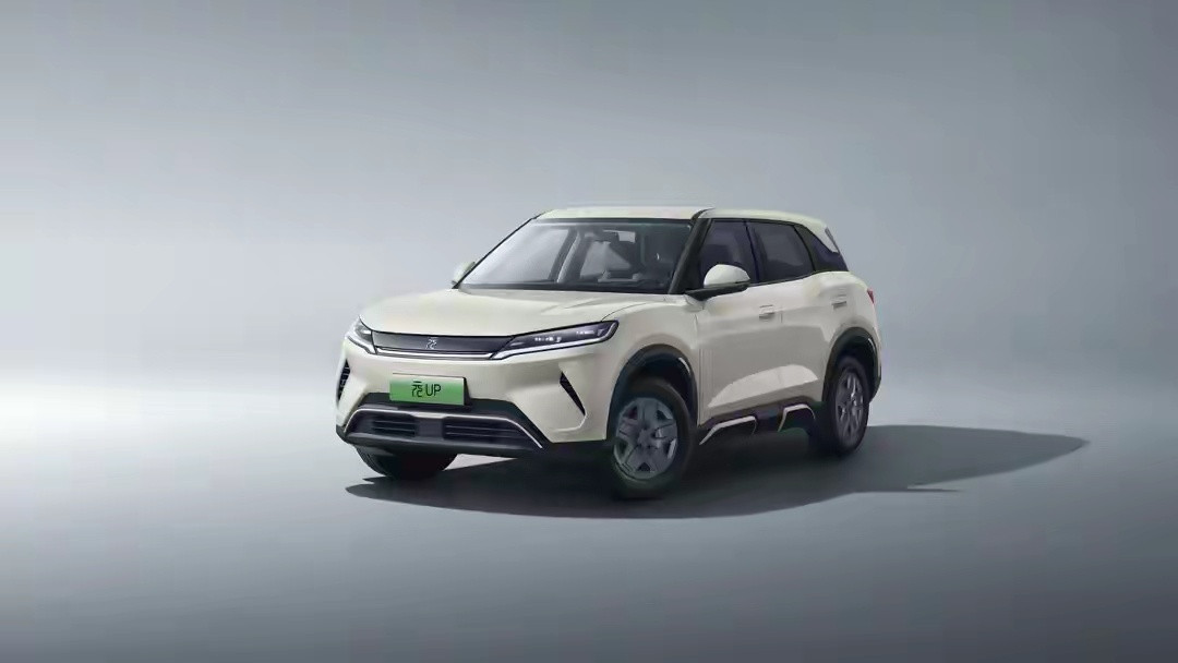我发现路上的比亚迪元UP越来越多了，在7月30日，比亚迪元UP301km领航型