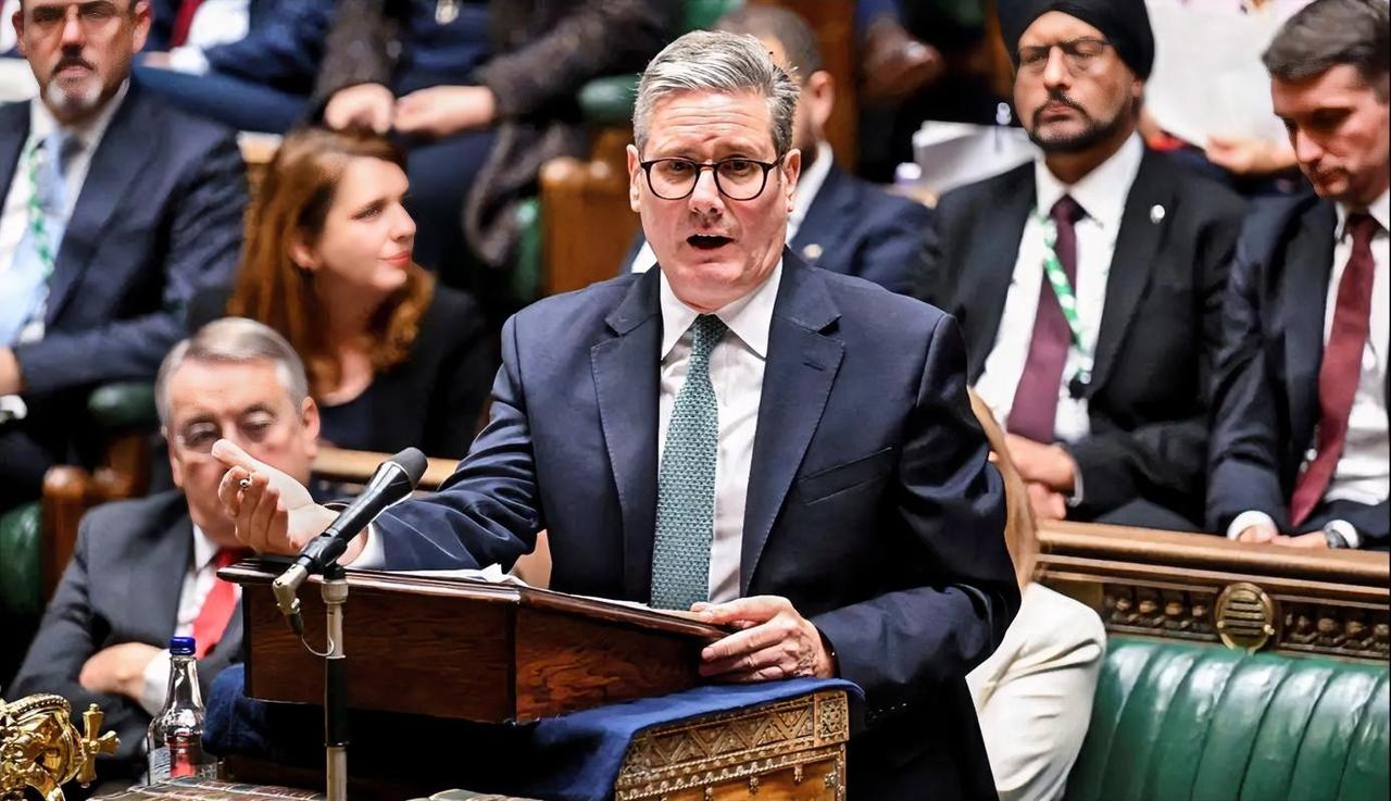 家人们，中东要炸锅了！万万没想到！一向只懂花钱享清福的阿联酋，居然被逼得亲自