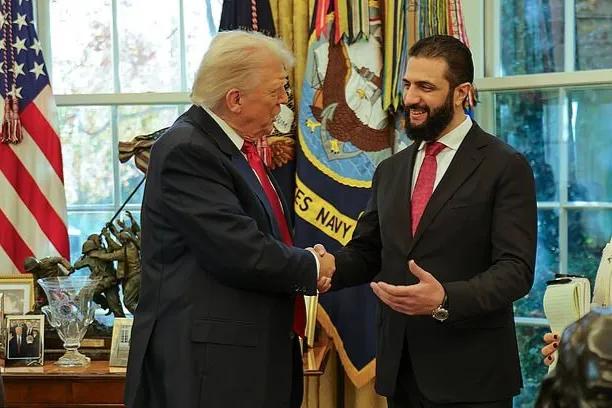 特朗普还真敢说，直接问叙利亚总统“你有几个妻子？”！在叙利亚领导人朱拉尼访问美国