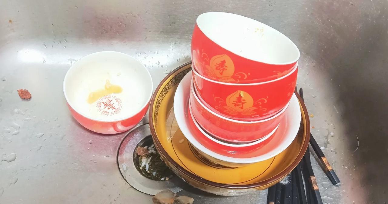 俗话说，有“其母必有其子”，我老公把我婆婆，做事拖沓的性格，“完美”遗传了。以