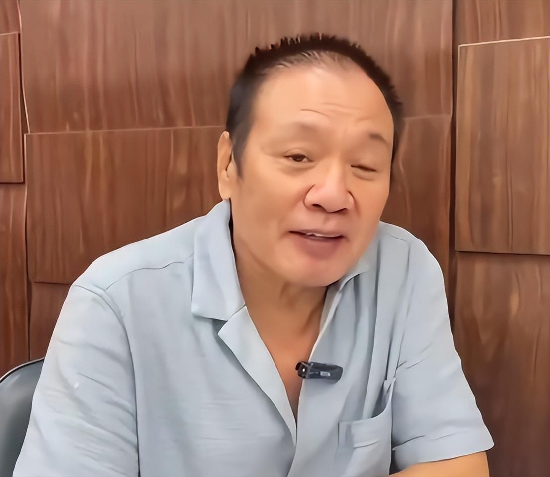 TVB老戏骨罗莽失联后再露面，状态略显“痴呆”了……年轻时候的罗莽，可以说是