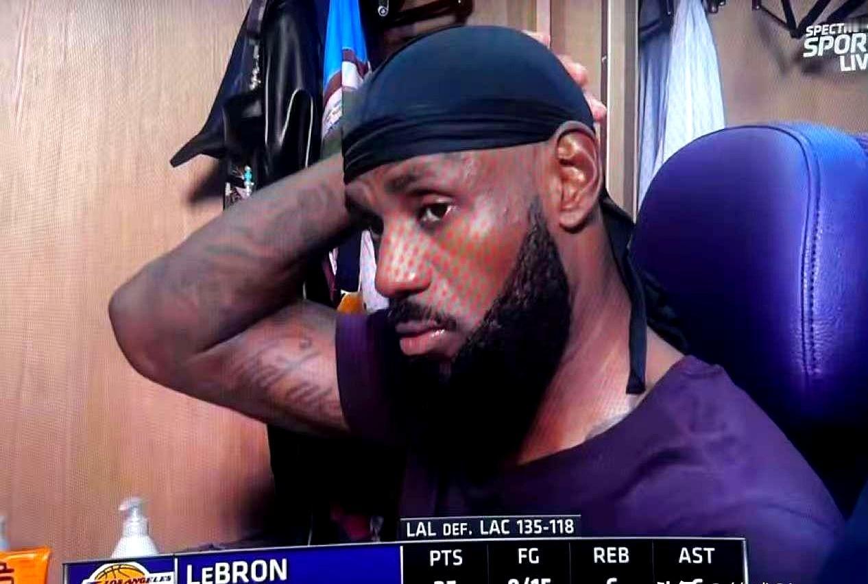 记者赛后采访问詹姆斯怎么样才能防住现在的这支湖人队[笑着哭]湖人队已经把小