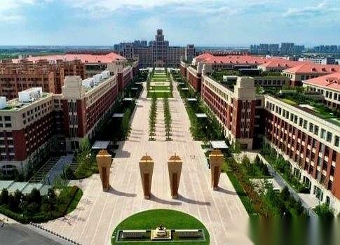 西安交大这步棋，走得真狠。校友前脚刚把13个亿拍在桌上，校庆的红毯还没凉透，他