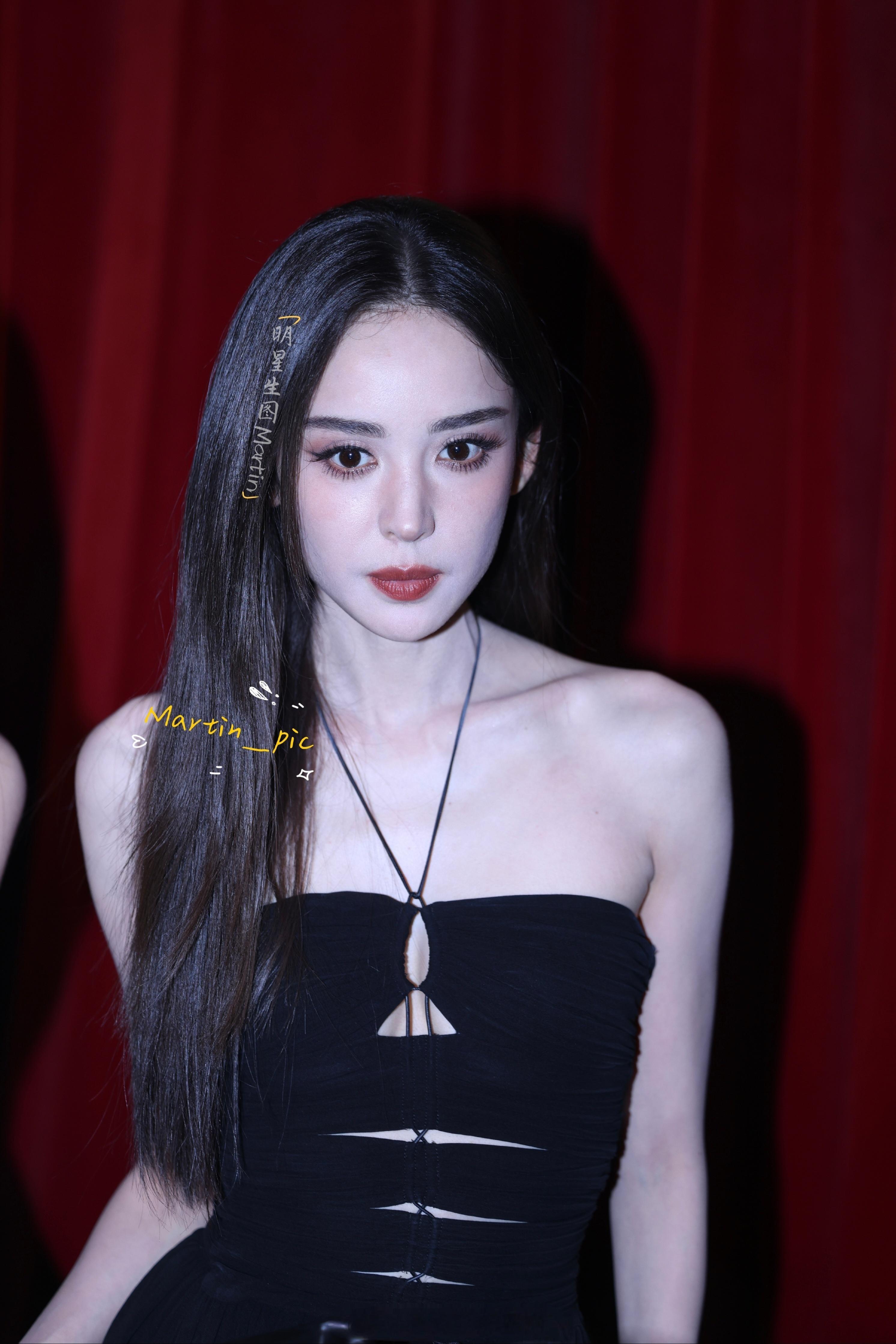 人怎么可以美成这样！娜扎生图真的太权威了