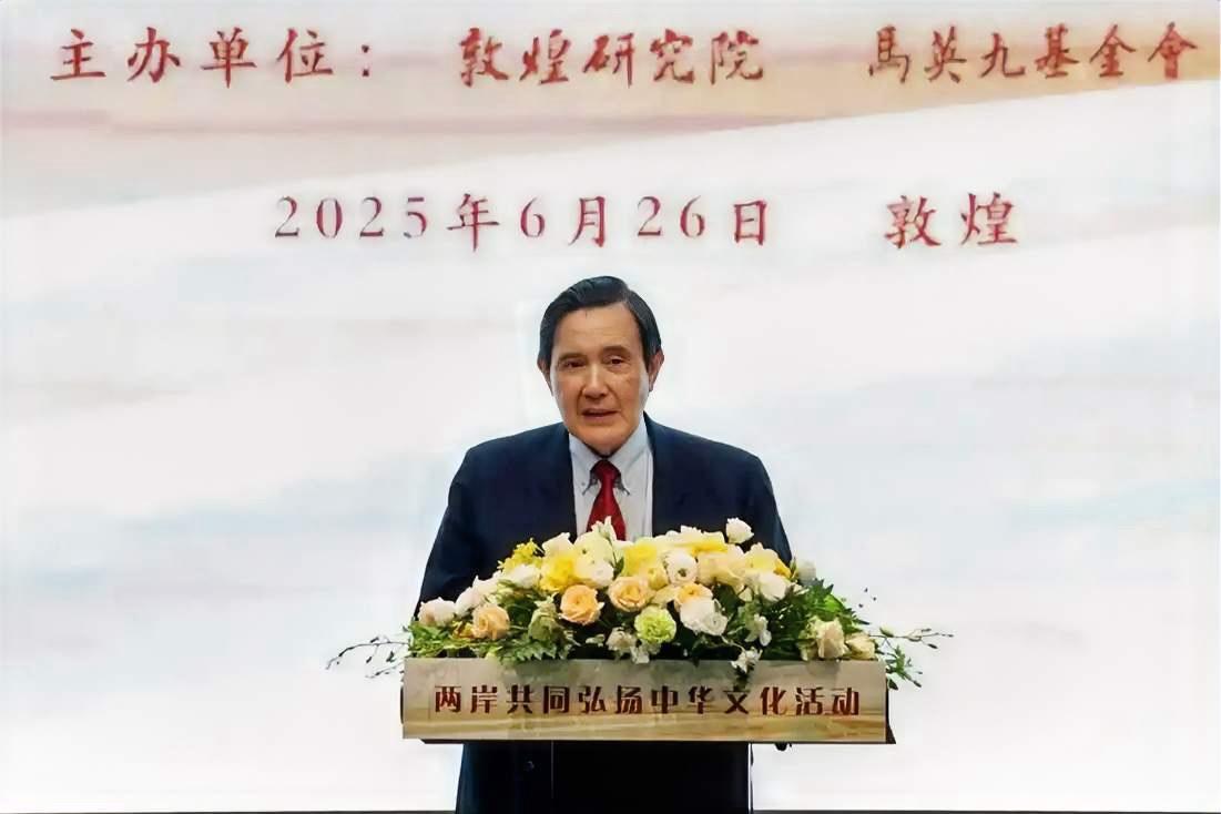 解放台湾还的靠硬实力，其他的都靠不住。马英九的发言从当初的通篇念稿到如今的脱