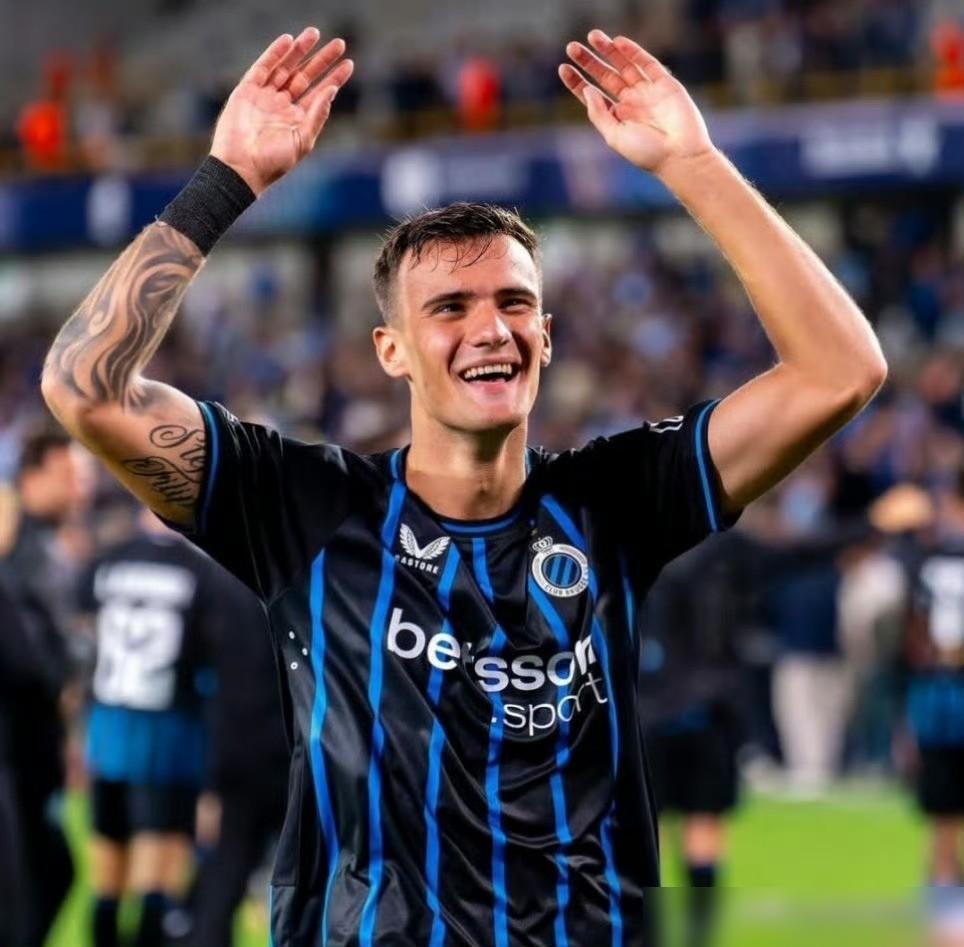 哄抢斯坦科维奇！根据天空体育记者巴尔扎吉的消息，国际米兰青训球员亚历山大-斯坦科