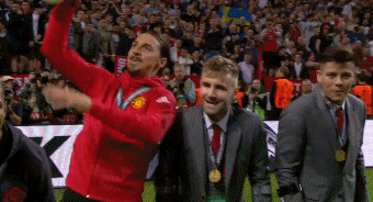 姆希塔良建功   最终,曼联2-0完胜阿贾克斯夺得了2016-17赛季欧联杯