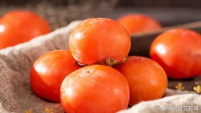 凤凰新闻【柿子立大功！医生发现：柿子可能对这3种慢性病有好处！可以常吃】“医生，