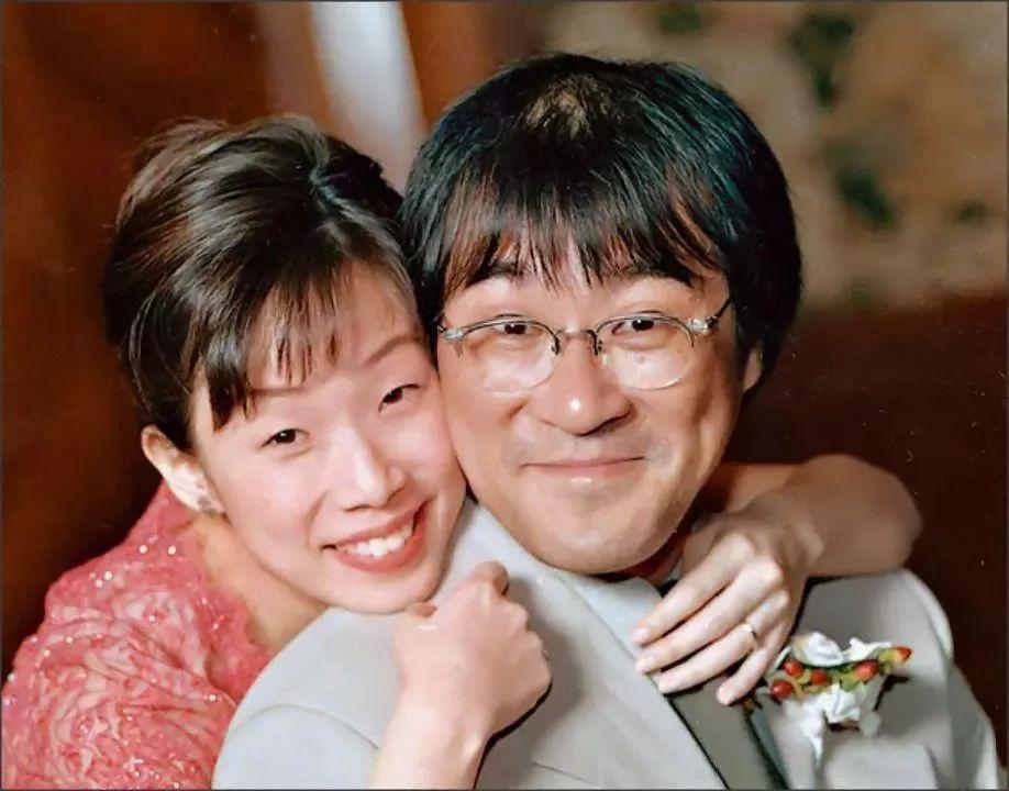 1994年，李宗盛婚内爱上林忆莲，两人为了寻求刺激就悄悄同居，结果没多久，林忆莲