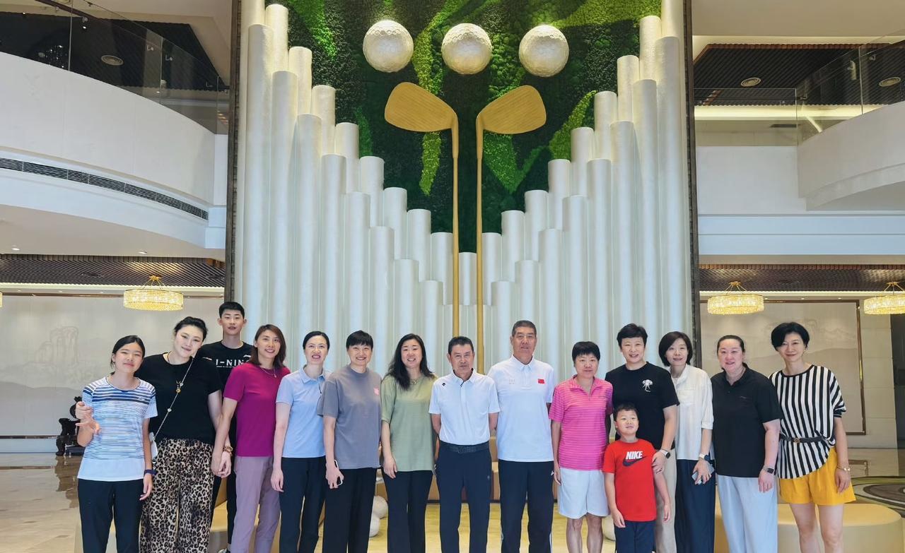 好久不见！陈忠和教练和她的黄金一代[哭哭][哭哭][哭哭]一波回忆杀，今夕是何年