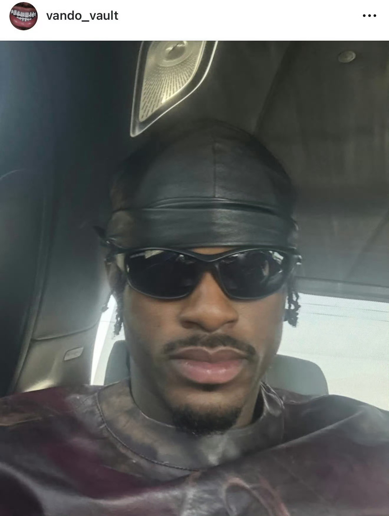 NBA狄龙在被雷问到他认为哪个NBA球员最笨时说道——“我随便说一个。说实话，