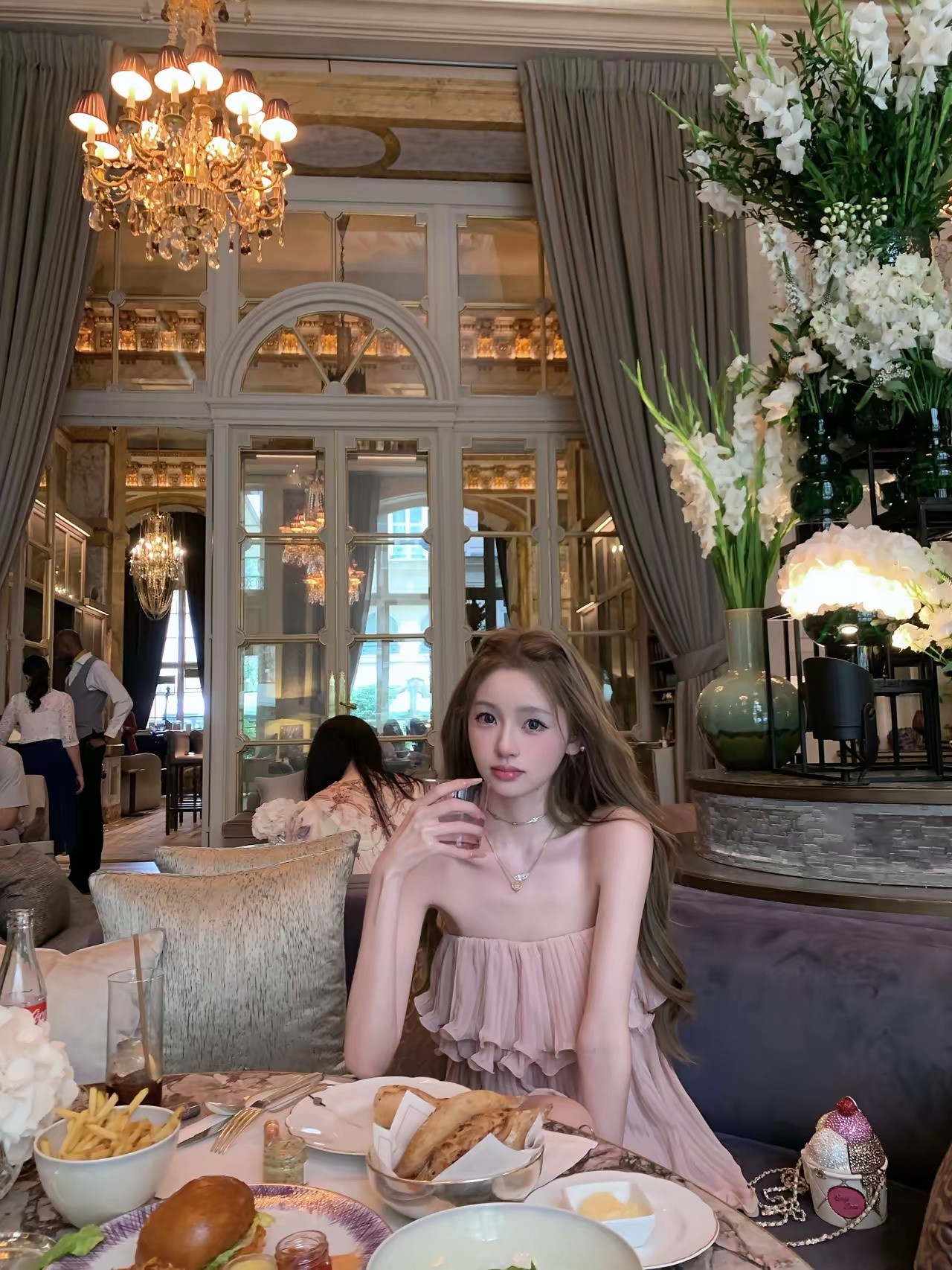 王思聪女友懒懒，首富儿子的眼光真好，年轻漂亮皮肤紧致，五官精致