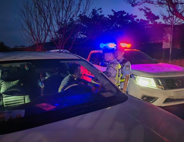 “演都不演了！”杭州一男子与妻子露营时争吵，被当众数落觉得丢了面子。他竟借着酒劲