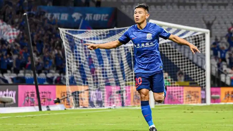 刚看到于汉超现在得喊“于指导”了！这次他上节目聊了不少，总结下来就两点：一是新赛