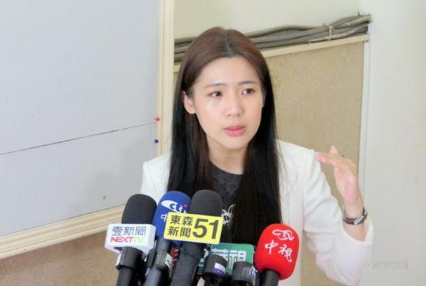 徐巧芯曝出中联油最大门神是赖清德，一下午搅动法务、卫福两大机构火速澄清，一个严正