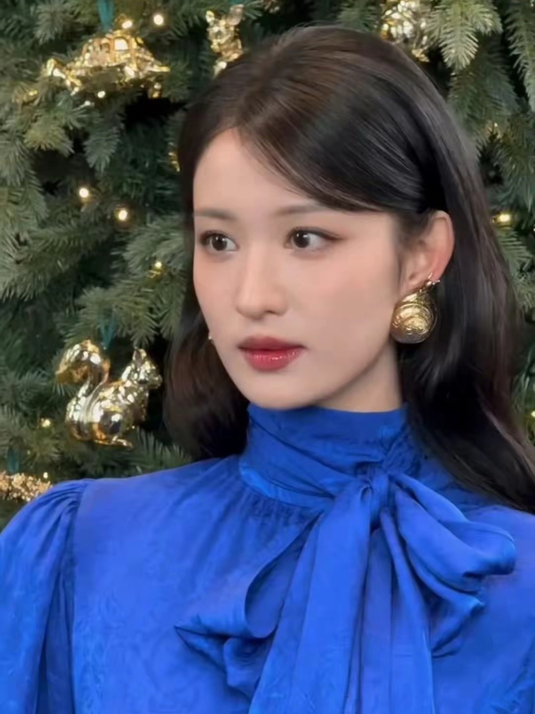 宋威龙和王楚然站一起也太配了！简直就是小说男女主照进现实，来个导演给他们递个现偶
