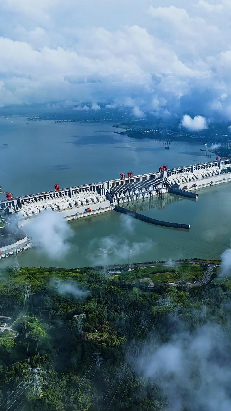 为什么美国不敢炸三峡大坝？不夸张的说，只要美国人想活着，就不敢对三峡大坝下手。说