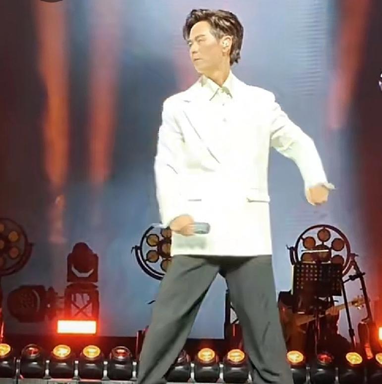 马健涛郑州演唱会热热闹闹顺利结束。观众们看了马健涛、马健南，马保国之类表演，以