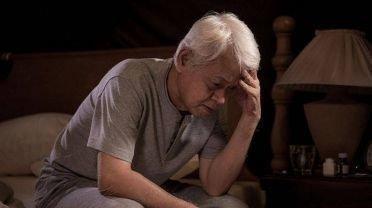 凤凰新闻【长寿最好方式不是养生、喝水，而是在60~65岁这五年，保持这5点，关键