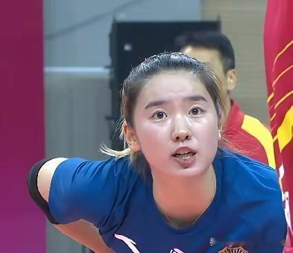 江苏女排输给上海，这场比赛到底看出了啥门道？上海队两大外援真厉害，能攻能守，