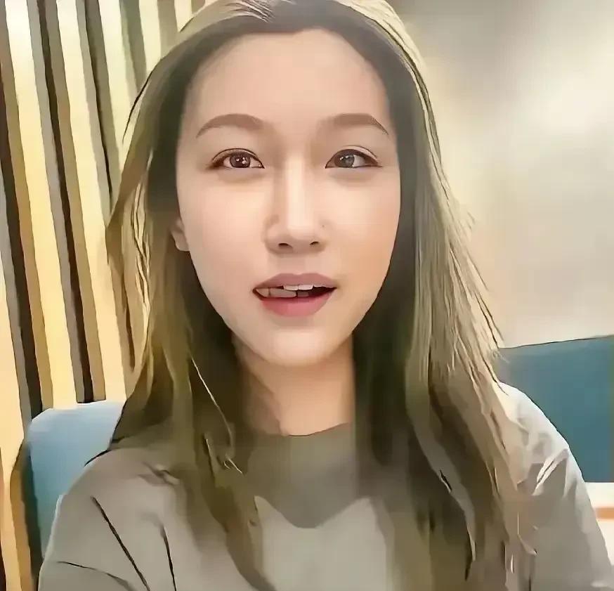 网上有一小摄人还在为大连工大的那个女同学叫屈，说跟外国人睡觉，怎么就可以被开除？