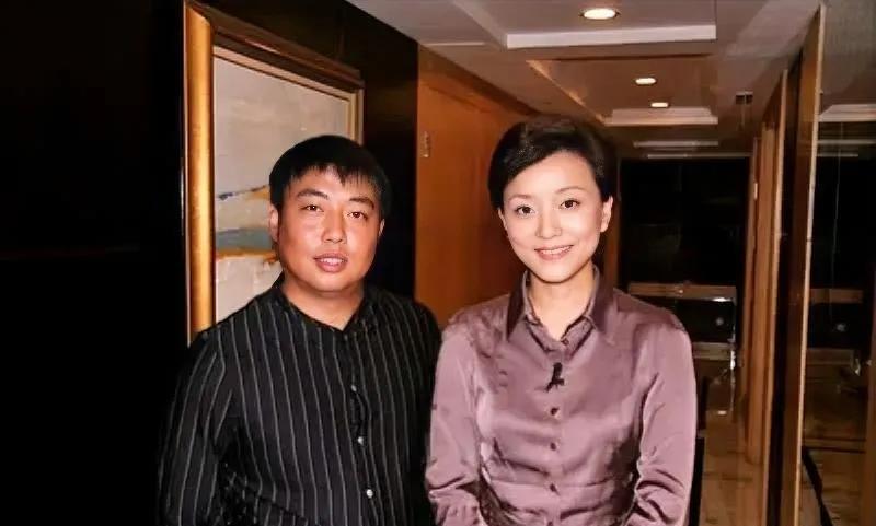 杨澜访谈录杨澜专访刘国梁时二人的合影。