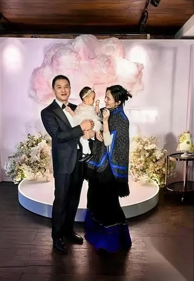 嫁人选错真的毁一生！李亚鹏离婚藏着大实话曾夸海哈金喜是“爱情勇士”的人，