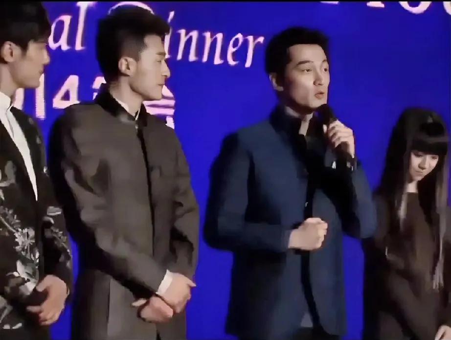 就凭胡歌敢当众把“唐装”这件事说透，他就配得上娱乐圈里最清醒的文化输出者这个称号