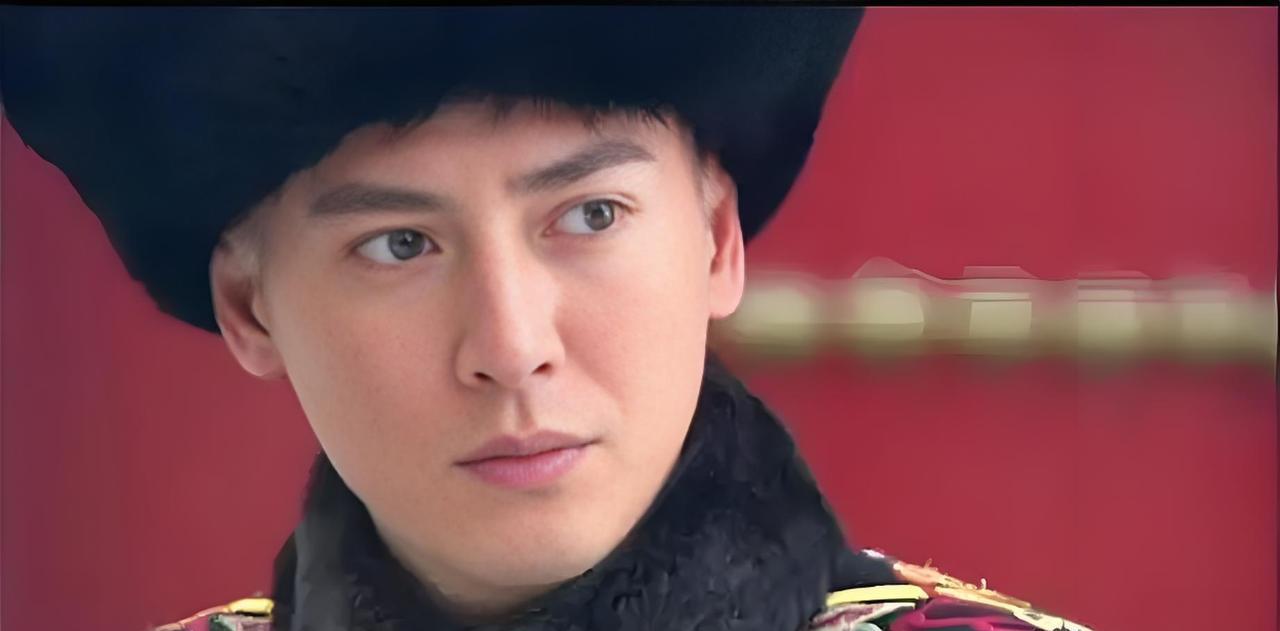 老九看若曦的眼神，从来不是看情敌，而是看一个精算师。他恨的不是她爱谁，是她连爱