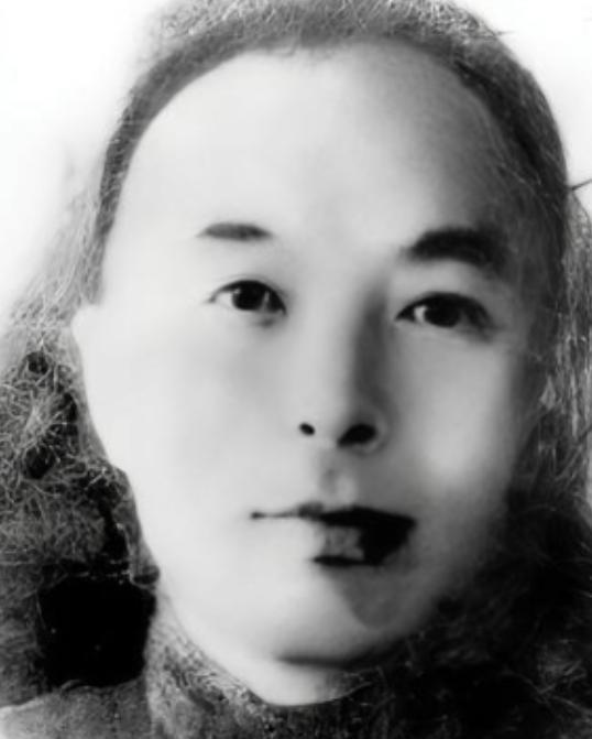 1946年，抗联将领李兆麟受邀去一名年轻女子家中做客，刚喝了一口茶后，他感觉味道