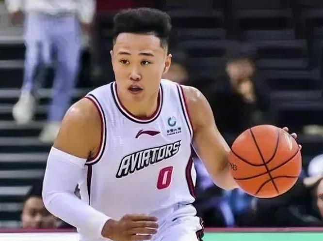 深圳107-104险胜福建！！深圳本土三大核心今天的带队表现！！！贺希宁：