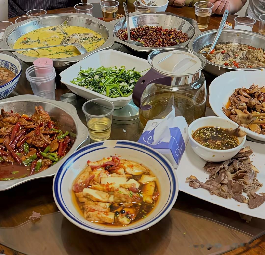 提起“易俗河”，你最先会想到什么？易俗河是湘潭县的城关驻地，在老湘潭人的印象里