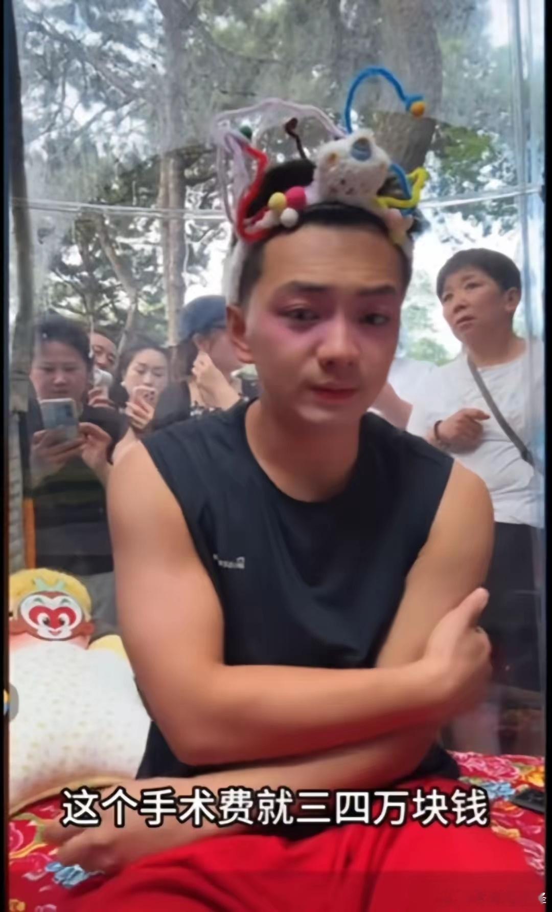 8月3日，38岁女子从辽宁到长春动植物公园，向网红“雪饼猴”（王铁柱）索要3-4