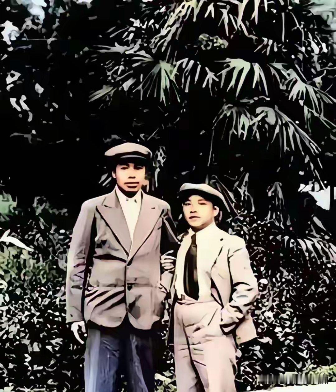 1939年，毛泽民和侄儿毛岸英的唯一一张合影，非常珍贵
