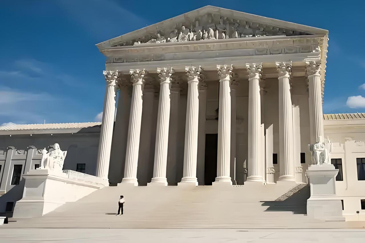 在以前的老办法全失效、波斯不妥协、中期选情不利、一些支持者倒戈的四重困境下，再搞