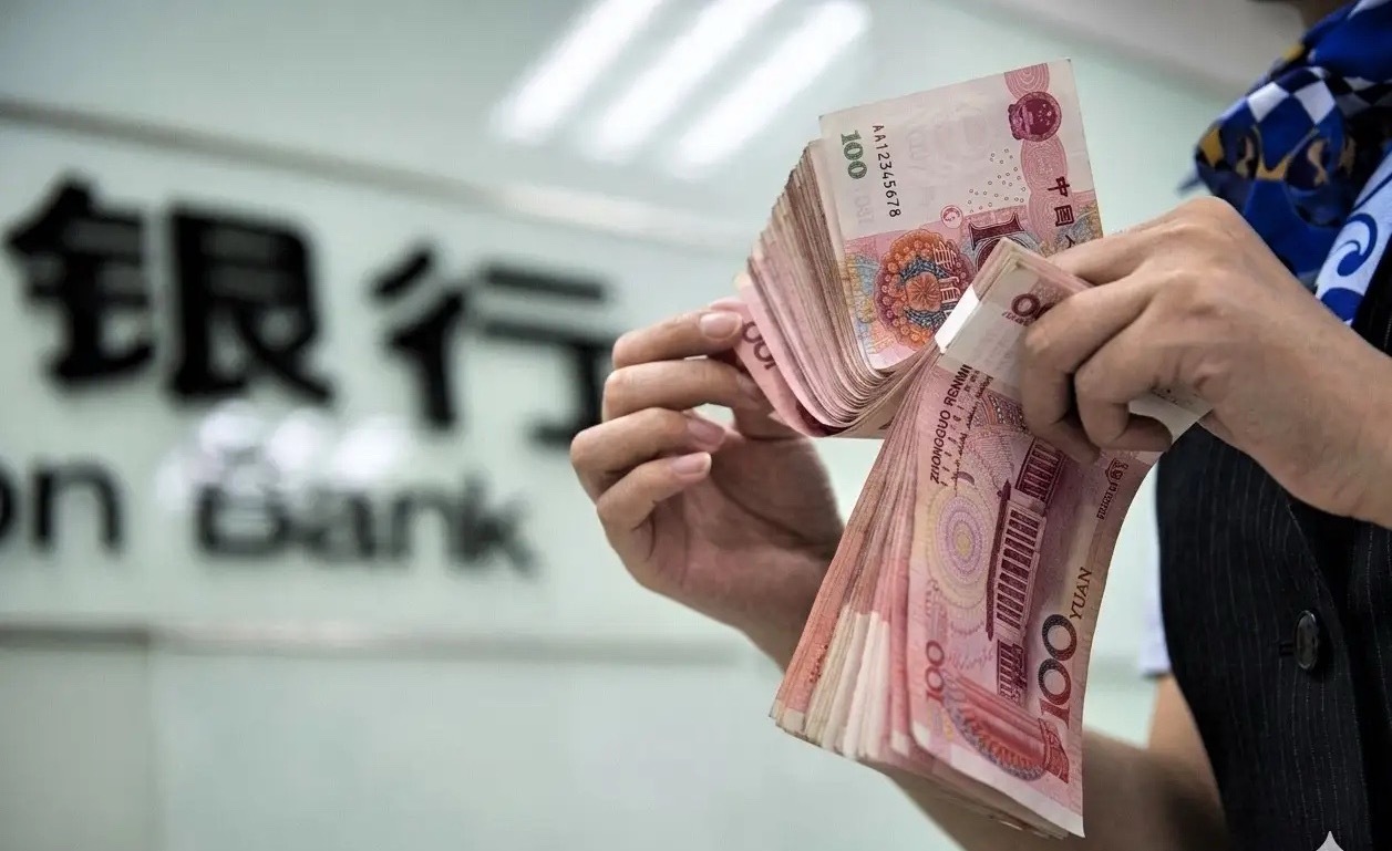 这个信号很强烈，难以想象，未来的消费会变成什么样？现在的消费市场正呈现出两个变化