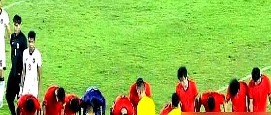 日本J联赛的弃帅，带中国孩子踢出了42球，一个没丢。他在日本带队一度5连败