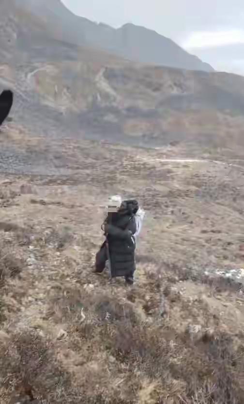 独家揭秘川西徒步惊魂夜：零下20度与熊共舞30小时，任性驴友如何绝境求生？（