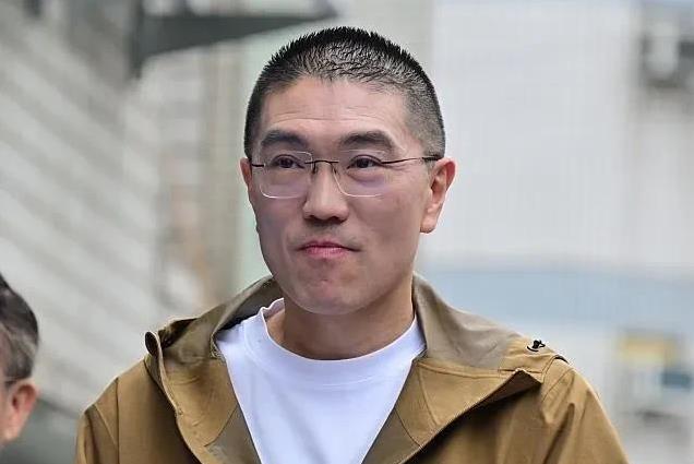 国民党籍基隆市长谢国梁今天到台中市替国民党党立委站台车队扫街，分享去年挺过罢免经
