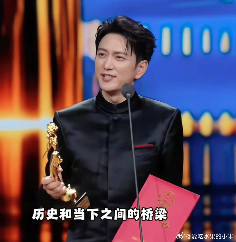 剧集#第35届飞天奖##王仁君获奖感言完全是教科书级别#原来是盛家二哥哥获奖了，长柏获奖后，知否盛家
