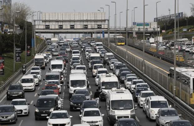 为什么明明道路很宽，车也不多，可就是容易堵呢？其实中国交通拥堵的罪魁祸首，并非是