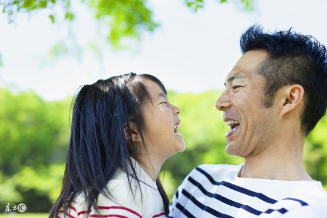 从小有爸爸疼的女孩, 长大后更有成就! 心理学家告诉你为什么