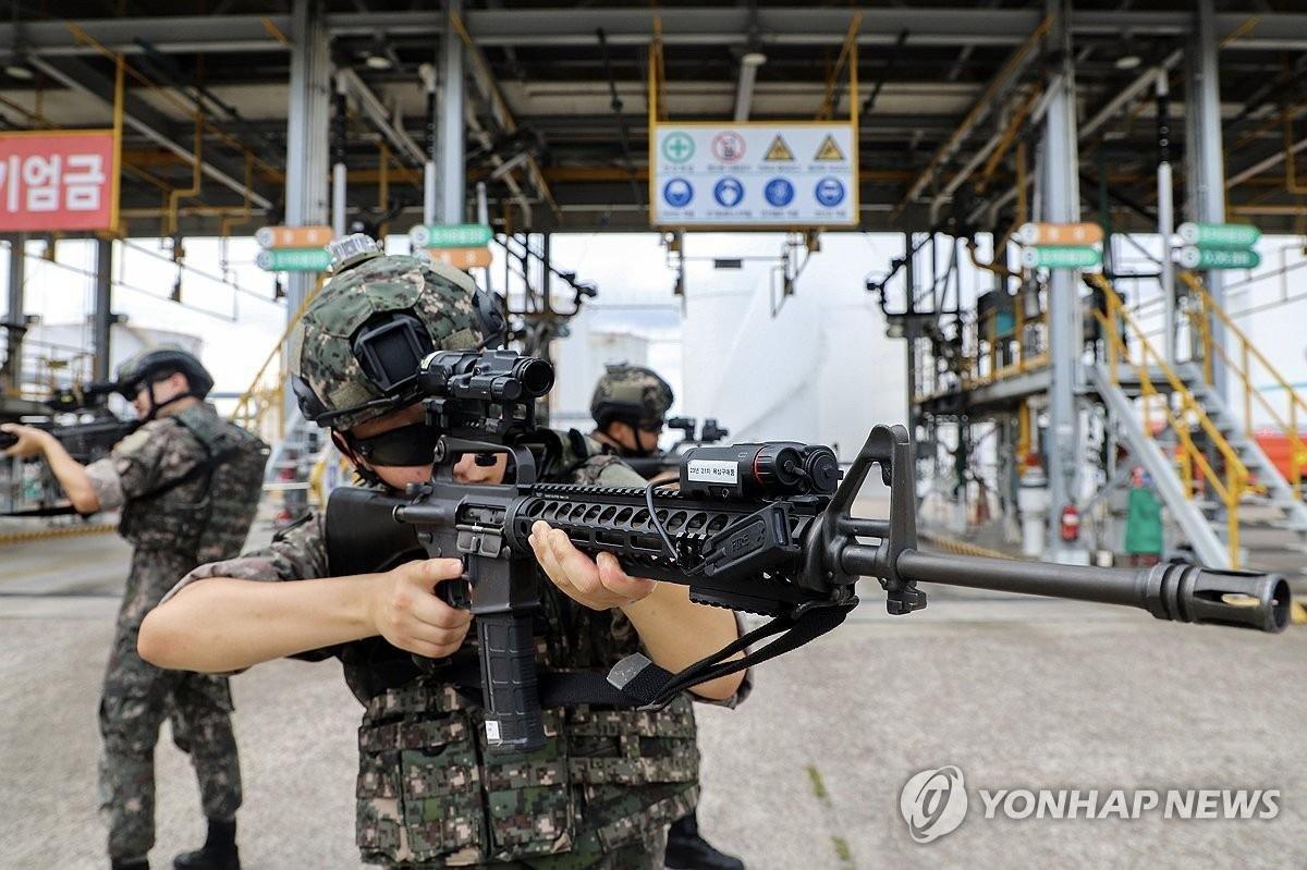 韩国最近对M16A1进行了现代化改造，而且效果显著！他们把塑料护木换成了MLOK
