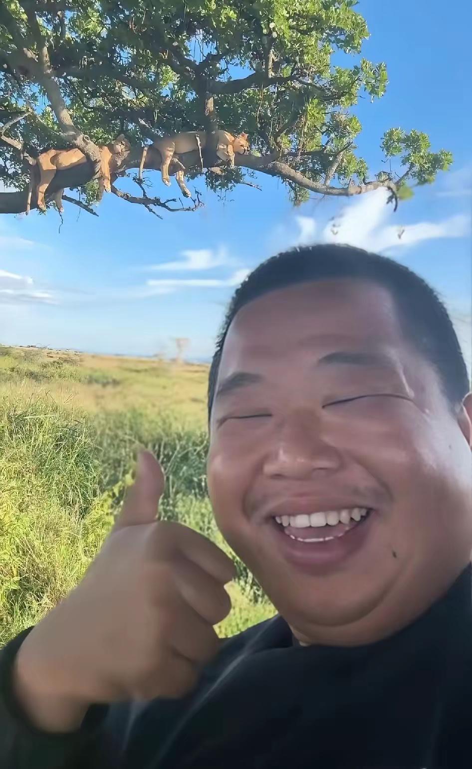 蓝战非作为一个几千万粉丝的博主，露不露财其实没有多大区别！他一个人满世界跑，很