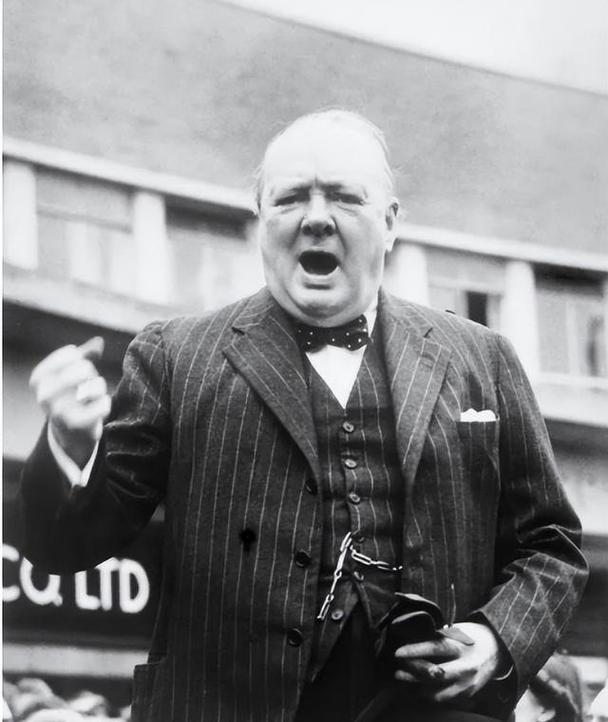 丘吉尔直言：原子弹没炸亡日本，反而救了它？史实揭开疯狂真相！丘吉尔说：“如果