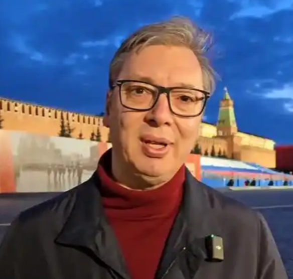 武契奇红场怒吼：我这趟莫斯科之行，比斯大林去雅尔塔还难！塞尔维亚总统武契奇终