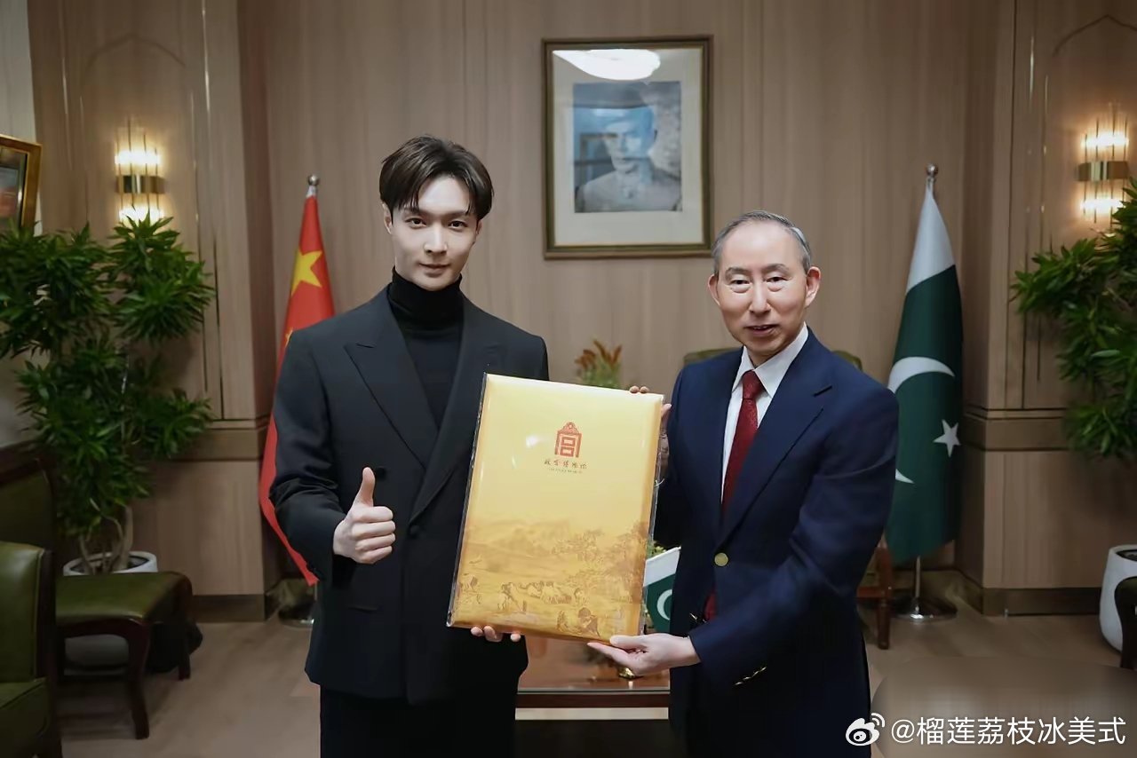 对不起，张艺兴我真的实在是看不下去了即使你的粉丝骂我，我也要说上一句，你不光会做