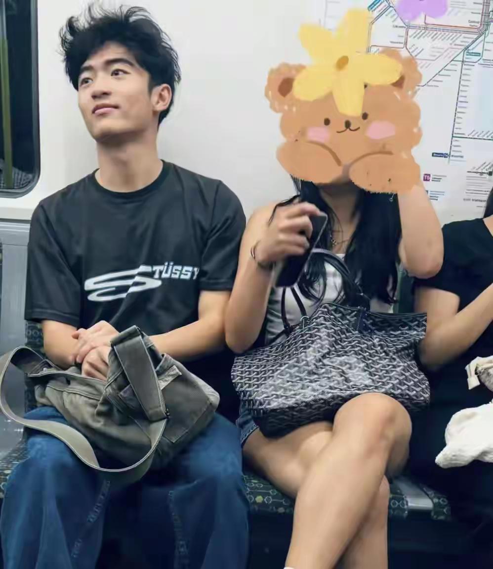 谢霆锋大儿子女友疑似曝光，嘴巴神似张柏芝！有网友偶遇谢霆锋张柏芝的大儿子Luc